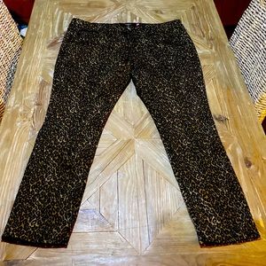 Torrid Denim Women's Black Leopard Print Denim Stretch Jegging Pant Size 18
